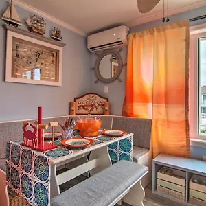  Apartment Cozy Ocean Less Than 1 Mile To Beach! United States